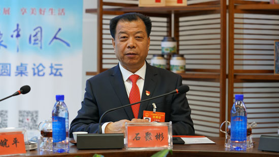石聚彬 全国人大代表、pg国际党委书记、董事长兼总经理